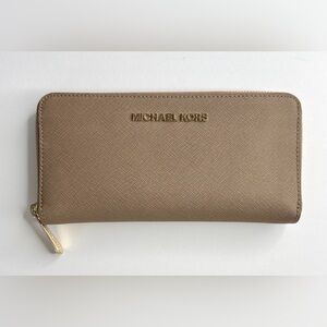 MICHAEL KORS Jet Set Dark Dune Saffiano Zip-Around Wallet E-1308